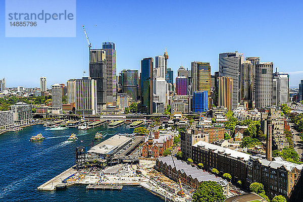 Australien  New South Wales  Sydney  Skyline von Sydney an einem sonnigen Tag