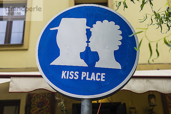 Ukraine  Lemberg  Kiss Ortsschild