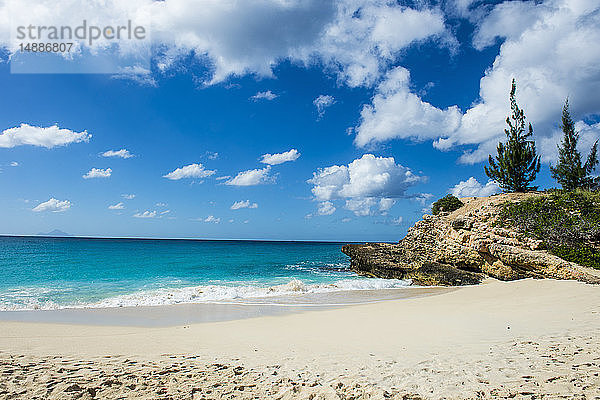 Karibik  Antillen  Sint Maarten  Strand von Mullet Bay
