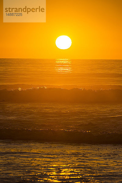 USA  Kalifornien  Del Mar  Pazifischer Ozean bei Sonnenuntergang