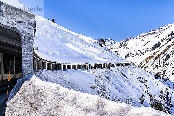 Österreich  Vorarlberg  Allgäuer Alpen  Winter am Hochtannbergpass