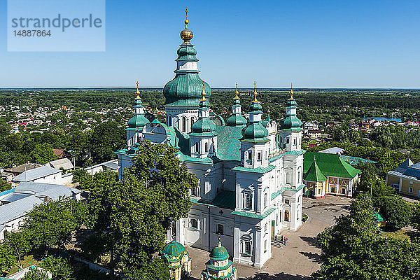 Blick über das Dreifaltigkeitskloster  Tschernihiv  Ukraine