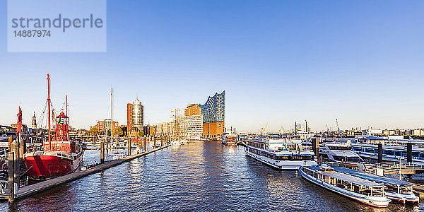 Deutschland  Hamburg  Elbphilharmonie und Yachthafen