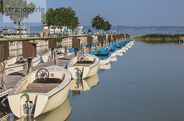 Österreich  Burgenland  Neusiedler See  Schiffe in Podersdorf