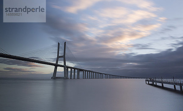 Portugal  Lissabon  Vasco da Gama-Brücke am Vormittag