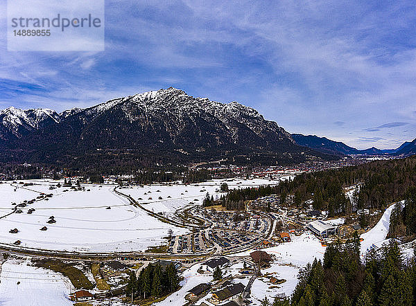 Deutschland  Bayern  Garmisch Partenkirchen und Wettersteingebirge im Winter