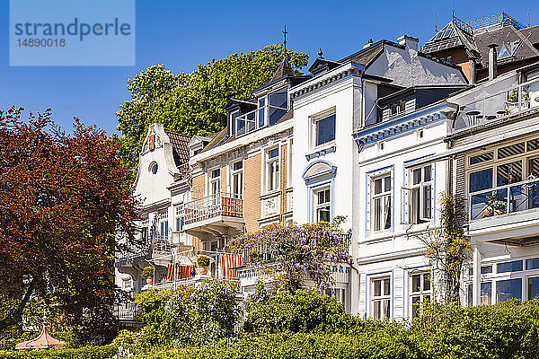 Deutschland  Hamburg  Oevelgoenne  Häuser am Elbufer