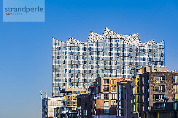 Deutschland  Hamburg  Elbphilharmonie und Grasbrook-Hafen