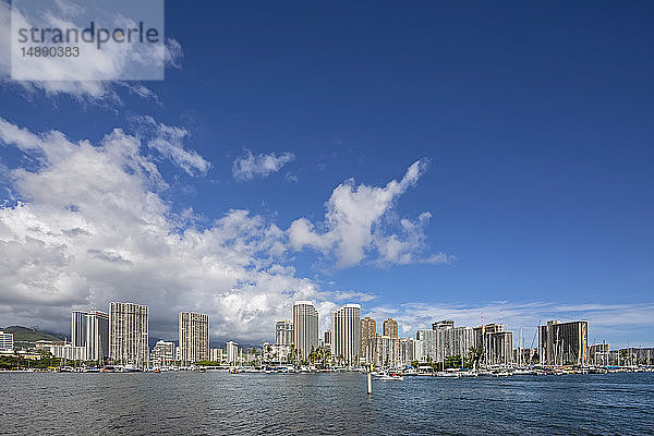 USA  Hawaii  Oahu  Honolulu  Skyline