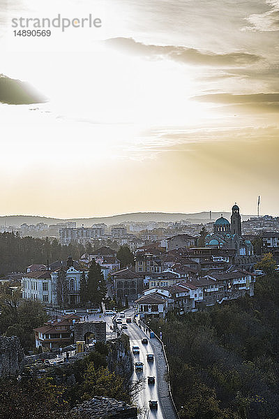 Veliko Tarnovo bei Sonnenuntergang  Bulgarien