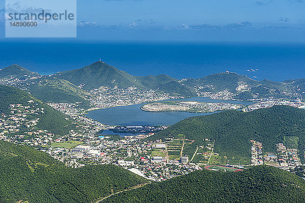 Karibik  Antillen  Luftaufnahme von Sint Maarten