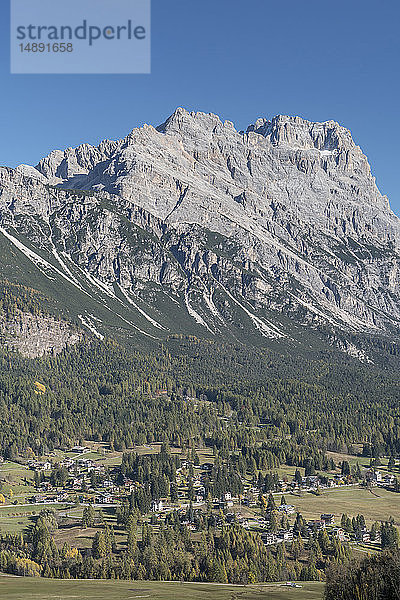 Berg in den Dolomiten  Südtirol  Italien