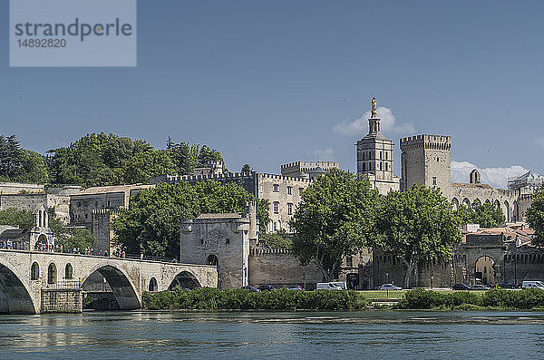 Pont d'Avignon über der Rhône in Avignon  Frankreich
