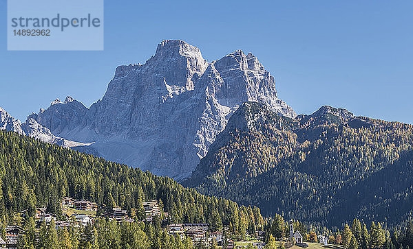 Berg in den Dolomiten  Südtirol  Italien