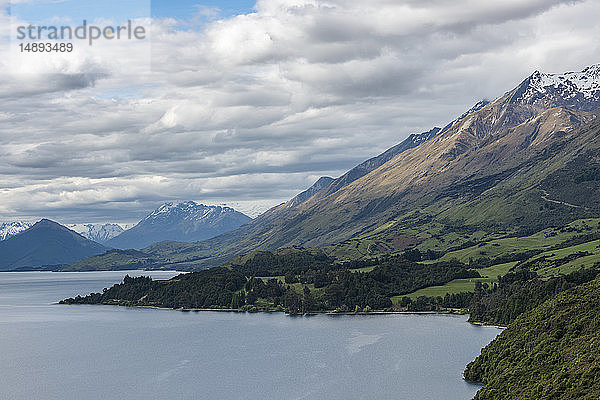 Berge am Lake Wakatipu bei Queenstown  Neuseeland