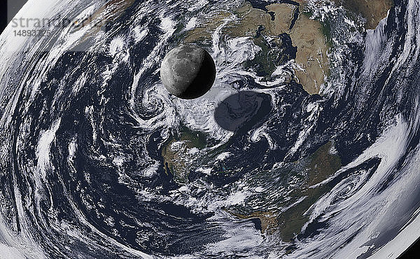 Digital manipuliertes Bild des Mondes  der einen Schatten auf die flache Erde wirft