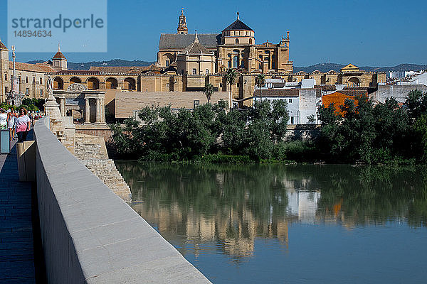 Europa  Spanien  Andalusien  Cordoba  Fluss Guadalquivir