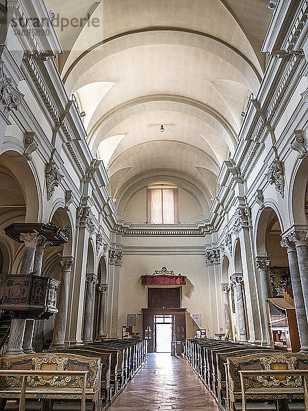 Italien  Emilia Romagna  Ravenna Innenraum der Kirche San Giovanni Battista
