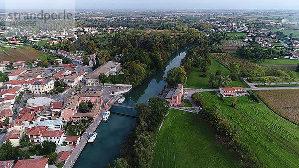 Italien  Friaul  Precenicco  Hausboot