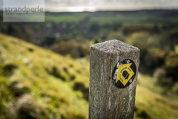 Wegweiser  North Downs Way  Südengland; Kent  England