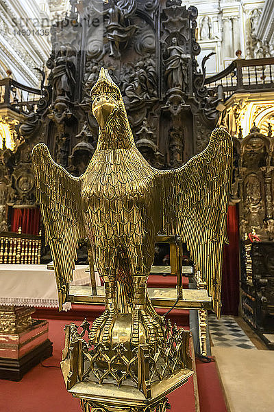 Goldene Skulptur eines Vogels  Moschee-Kathedrale von Cordoba; Cordoba  Andalusien  Spanien