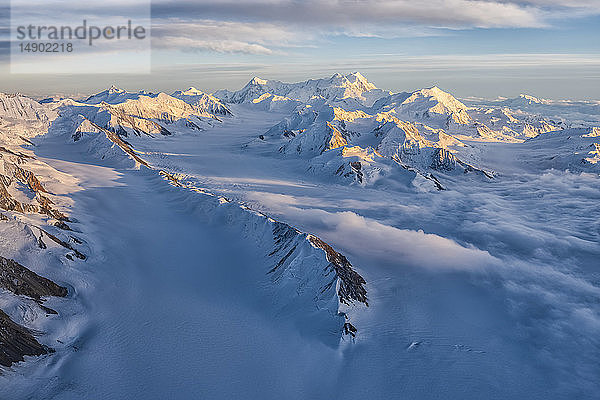 Luftaufnahme der Saint Elias Mountains im Kluane National Park and Reserve; Haines Junction  Yukon  Kanada