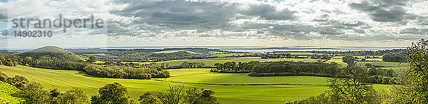 Panoramablick auf den North Downs Way  Südengland; Kent  England