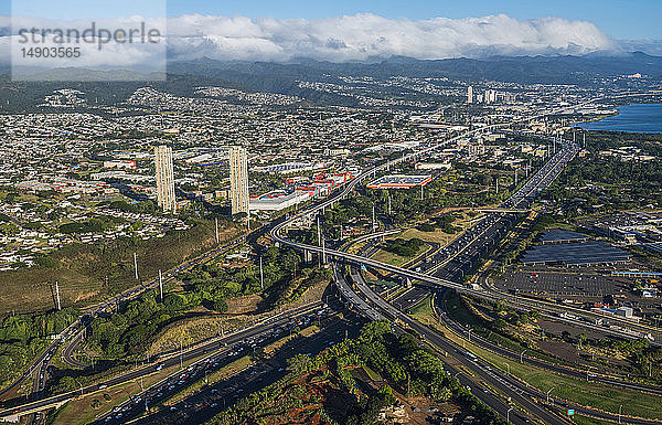 Luftaufnahme der Stadtzentren von Honolulu und Waikiki auf Oahu; Waikiki  Oahu  Hawaii  Vereinigte Staaten von Amerika
