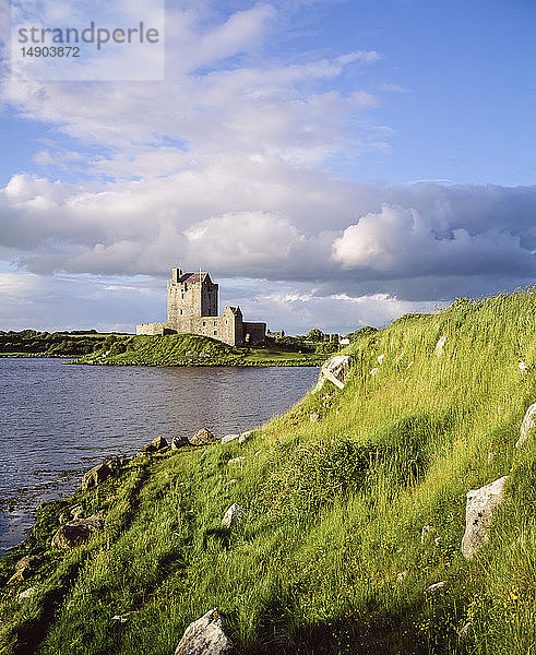 Dunguire Castle  Kinvara  Co Galway  Irland