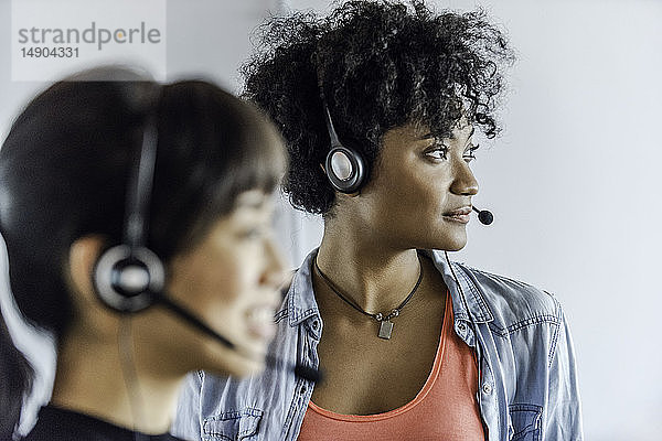 Geschäftsfrauen mit Headset