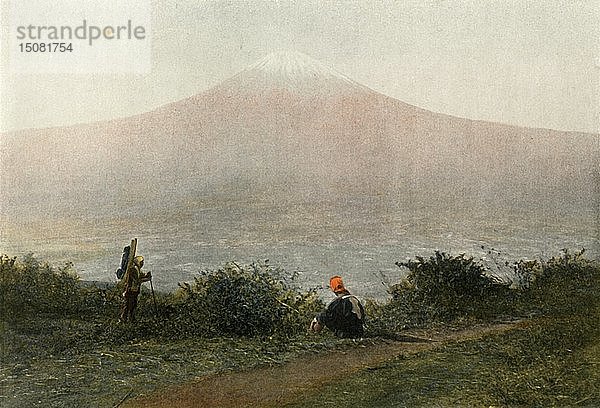 Le Fousi-Yama  Voican du Japon   (Der Berg Fuji  Vulkan in Japan)  1900. Schöpfer: Unbekannt.