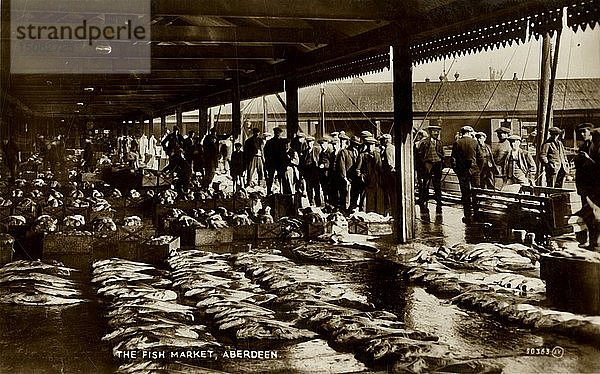 Der Fischmarkt  Aberdeen   Ende des 19. bis Anfang des 20. Schöpfer: Unbekannt.