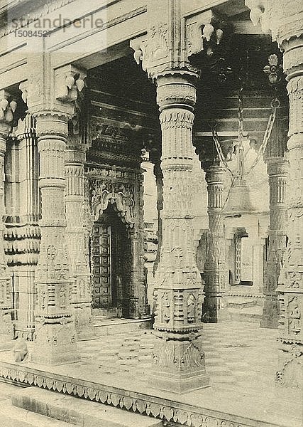 Durga Mandir (Affentempel)  Benares   1898. Schöpfer: Saeed Bros.
