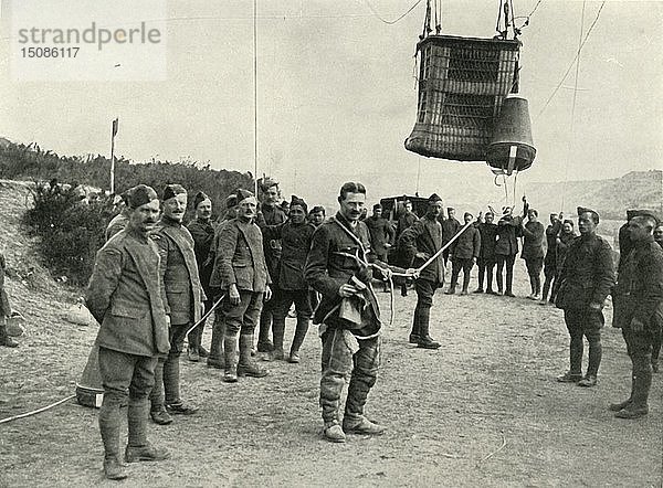 Royal Field Artillery Kite Balloons Were The Eyes of Our Guns in France   (1919). Schöpfer: Unbekannt.