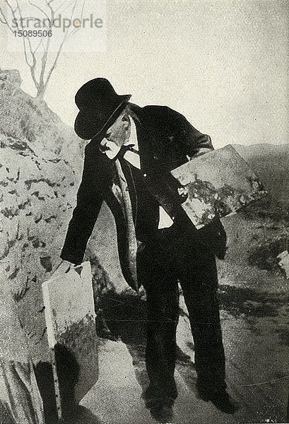 Cézanne mit Gemälde und Palette  um 1900  (1947). Schöpfer: Unbekannt.
