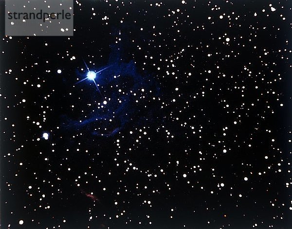 Nebelfleck in der Nähe des Sterns Capella. Schöpfer: NASA.