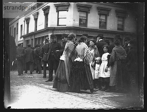 Ecke Custom House Street und Bute Street  Cardiff  1892. Schöpfer: William Booth.
