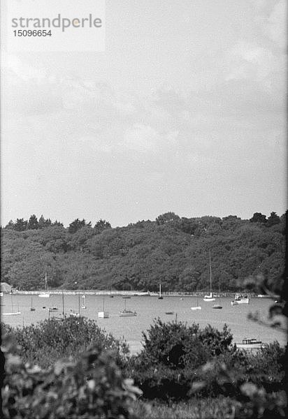 Landschaft mit Booten  um 1935. Schöpfer: Kirk & Söhne aus Cowes.
