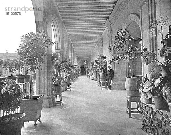 Galerie der Schule von La Paz (Vizcainas)  Mexiko-Stadt  Mexiko  um 1900. Schöpfer: Unbekannt.
