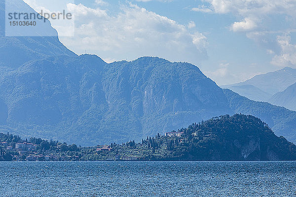 Berge am Comer See in der Lombardei  Italien