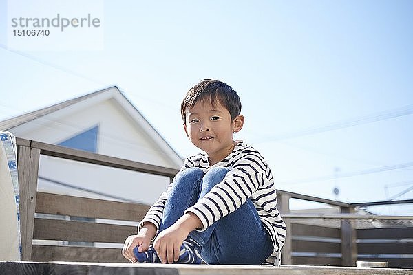Japanisches Kind zu Hause