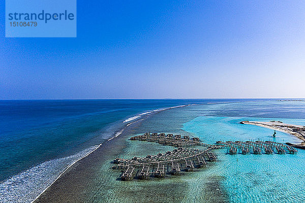 Luftaufnahme der Baustelle  Wasserbungalows  Süd Male Atoll  Malediven