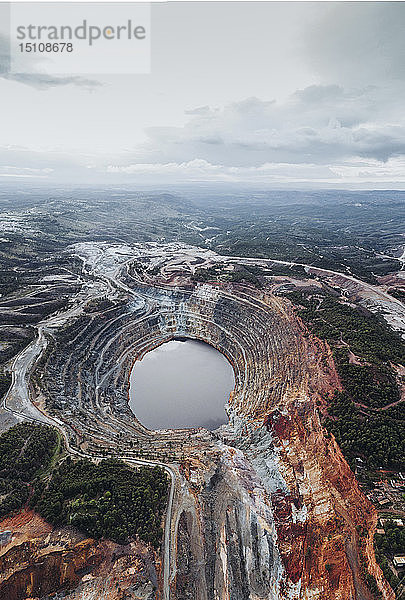 Schwefel- und Kupfersedimente im Rio Tinto  Luftaufnahme  Huelva  Spanien