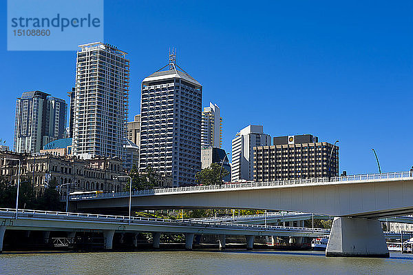 Stadtzentrum von Brisbane mit Brisbane River  Queensland  Australien