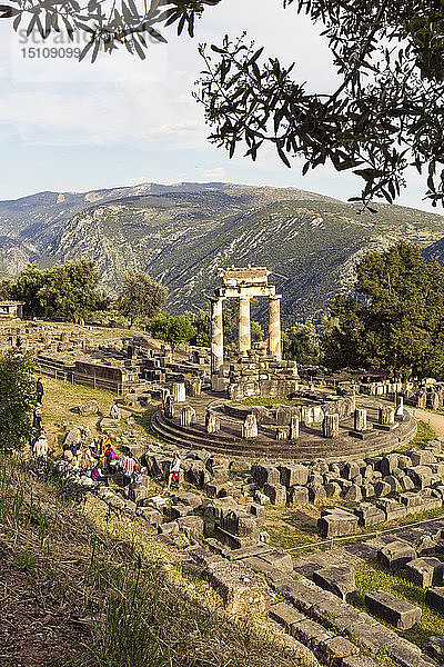 Griechenland  Delphi  tholos im Heiligtum der Athena Pronaia