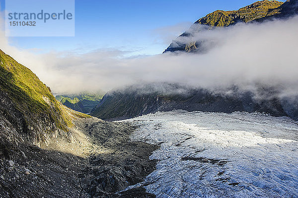 Luftaufnahme des Fox Glacier  Südinsel  Neuseeland