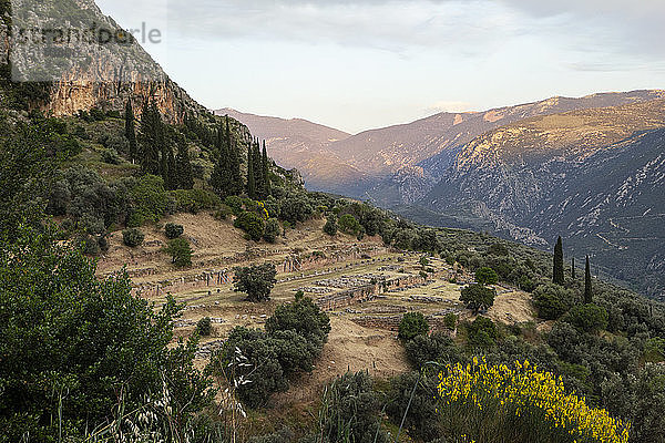 Griechenland  Delphi  tholos im Heiligtum der Athena Pronaia