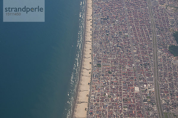 Luftaufnahme des Strandes von Mongagua  Brasilien
