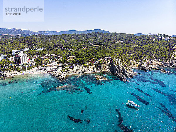 Spanien  Mallorca  Costa de la Calma  Luftaufnahme über Peguera mit Hotels und Stränden