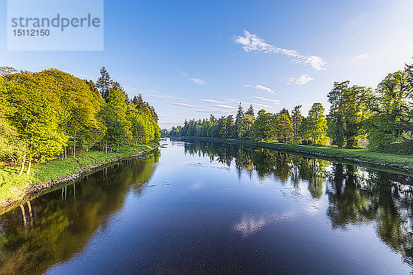 Fluss Tay bei Perth  Schottland